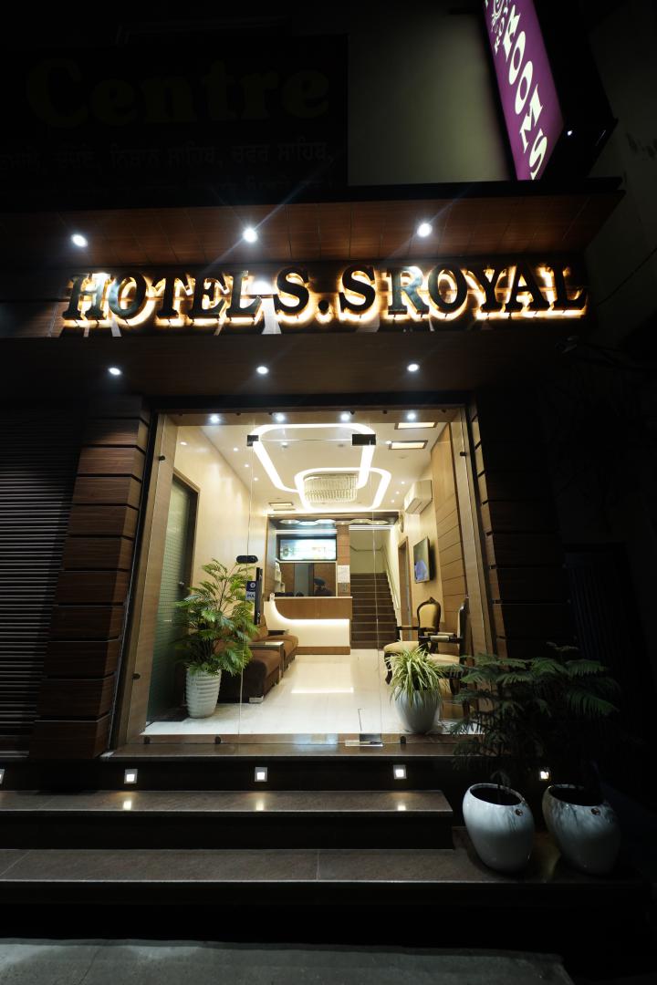 Hotel S.S Royal